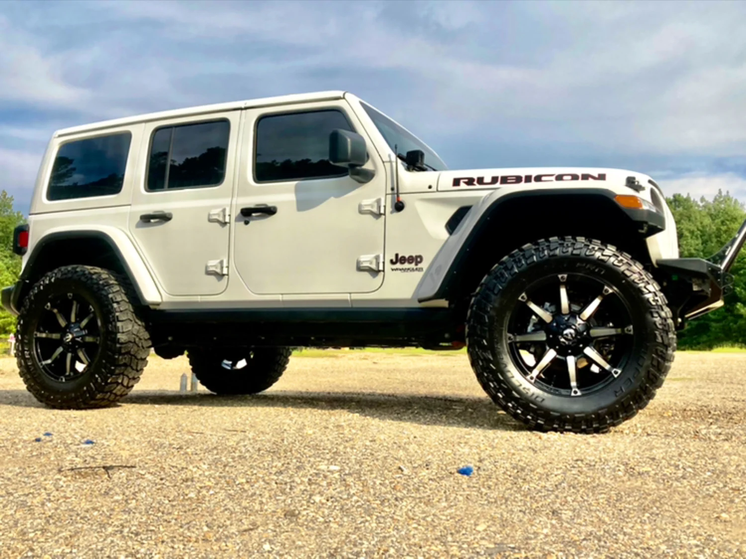 Lifted truck cleaned and detailed by Dixie Detail and Washouts